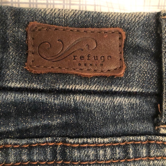 Capris - Picture 4 of 5